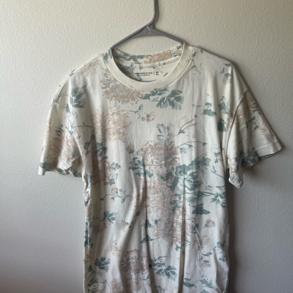 floral shirt from Abercrombie, never worn, perfect condition.